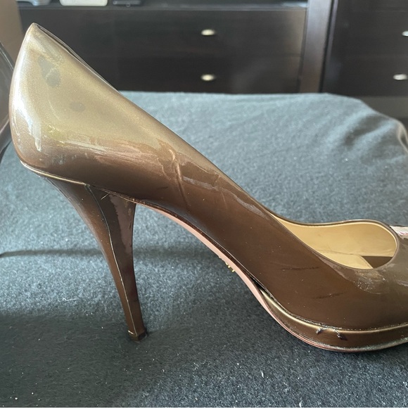 Gorgeous Prada Heels! - Picture 4 of 5